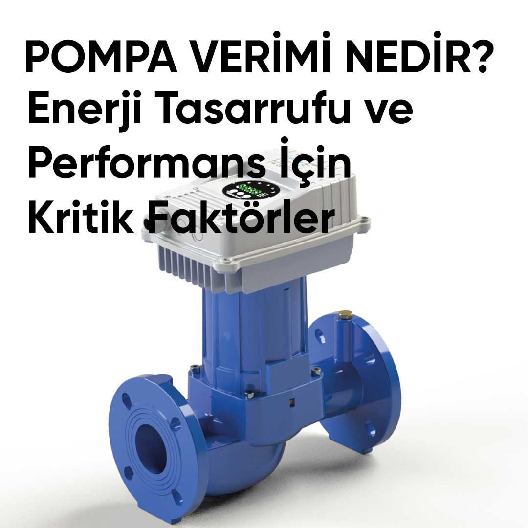 Frekans kontrollü mavi santrifüj pompa ve endüstriyel boru sistemleriyle donatılmış bir tesiste, enerji verimliliğini simgeleyen modern pompa kurulumu.